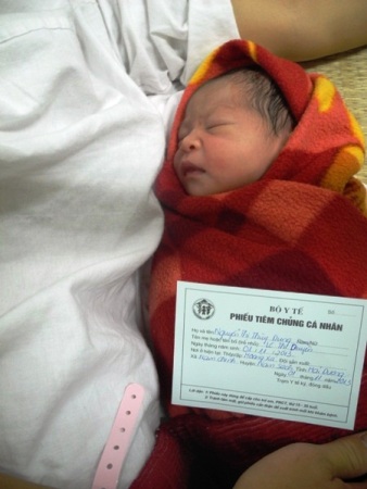 Công dân thứ 90 triệu của Việt Nam là bé gái Nguyễn Thị Thuỳ Dung