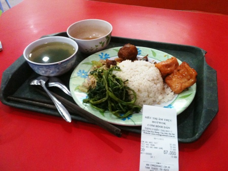 Giật mình với cơm… siêu thị