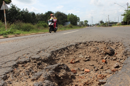 Quốc lộ 26 mới nâng cấp lại xuống cấp