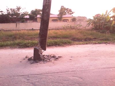 Cột điện chờ đổ