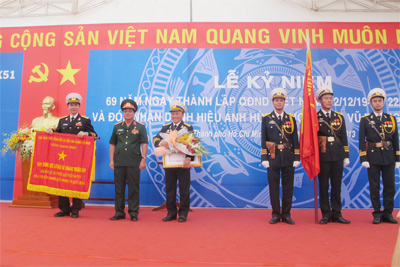 Nhà máy X51 đón nhận danh hiệu Anh hùng lực lượng vũ trang nhân dân