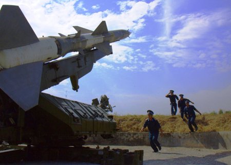 Cán bộ nêu gương, chiến sĩ tin tưởng làm theo