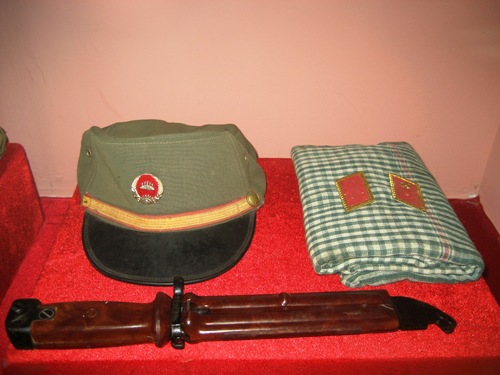 Kỷ vật về những ngày tình nguyện trên đất bạn