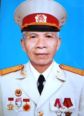 Tiết kiệm từng đồng tiền lẻ, ủng hộ quỹ Chữ thập đỏ