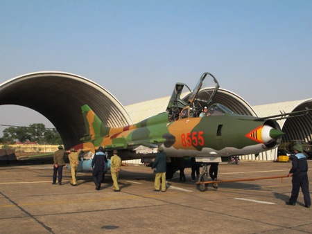 Xuân về trên mỗi cánh bay