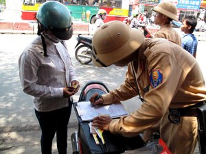 Tiền phạt vi phạm an toàn giao thông