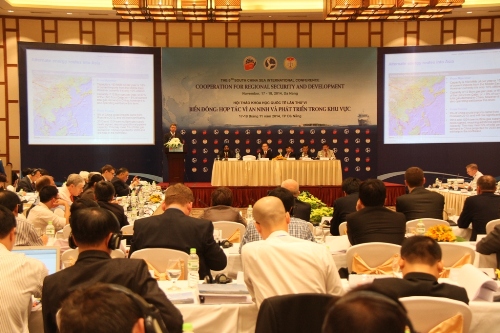 Tìm kiếm giải pháp cho vấn đề Biển Đông