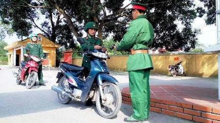 Mô hình bảo đảm an toàn giao thông tại Quân đoàn 1: Tự kiểm tra để... tránh xa tai nạn