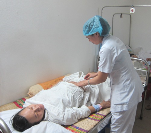 Hạnh phúc ngập tràn của sản phụ sinh tư