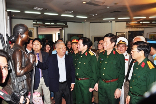 Triển lãm mỹ thuật toàn quốc về đề tài LLVT và chiến tranh cách mạng