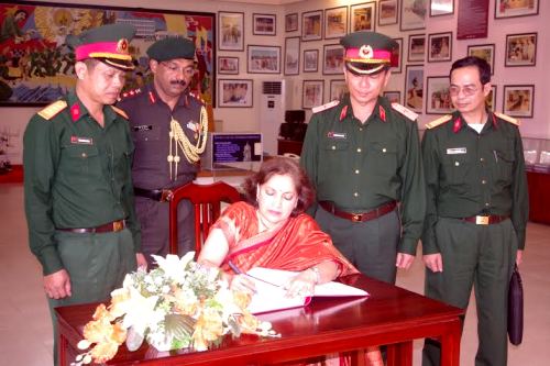 Đại sứ nước Cộng hòa Ấn Độ làm việc với Trường Đại học Thông tin liên lạc