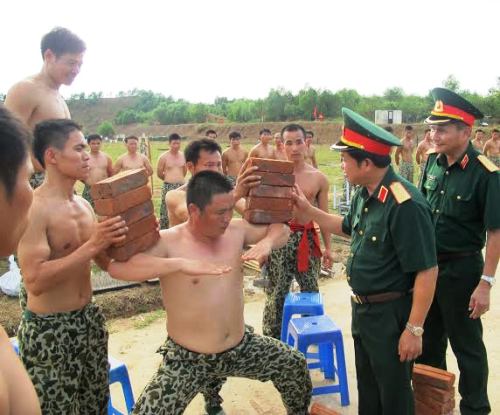 Những “ngón điêu luyện” của lực lượng đặc biệt