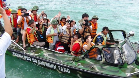 Nhà báo tác nghiệp ở Trường Sa