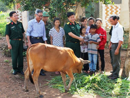 Nghĩa tình người lính vùng biên