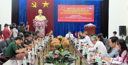 Đoàn đại biểu cấp cao Quân đội Hoàng gia Cam-pu-chia thăm và làm việc với Ban chỉ đạo Tây Nguyên