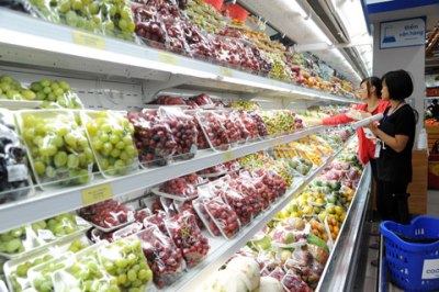 Buông lỏng quản lý chất lượng thực phẩm trong siêu thị: Người tiêu dùng lãnh đủ