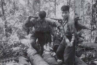 “Khống chế đường không, chặn đường tiếp vận của địch cho tập đoàn cứ điểm Điện Biên Phủ”