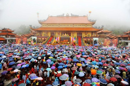 Chùa Ba Vàng - Những tấm lòng vàng