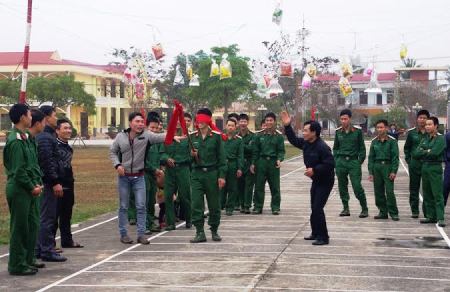 Binh chủng Tăng - Thiết giáp tổ chức đối thoại dân chủ với các đơn vị cơ sở