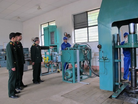 Làm chủ dây chuyền công nghệ sửa chữa đạn pháo hiện đại