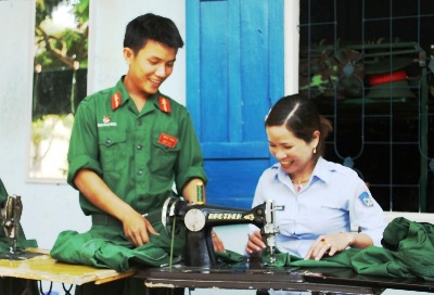 Tổ may chiến sĩ