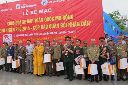 Sâu nặng nghĩa tình đồng đội