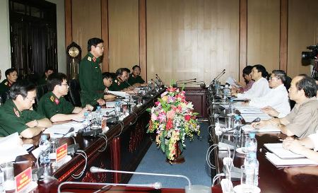 Đoàn công tác liên ngành của Quốc hội và Chính phủ làm việc tại Bộ Quốc phòng