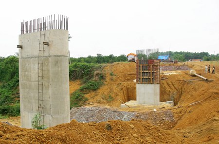 Chờ cầu mới Khe Ang