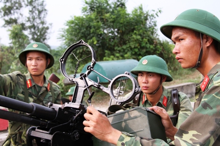 Trên thao trường Trung đoàn 19