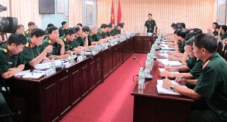 Trung tướng Nguyễn Quốc Khánh kiểm tra một số đơn vị