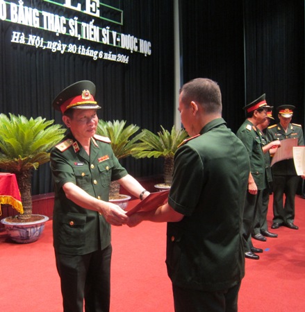 Học viện Quân y trao bằng tiến sĩ, thạc sĩ y, dược học cho hơn 200 học viên