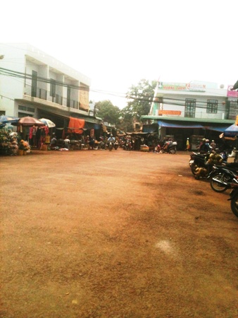 Xã Lộc Điền, huyện Lộc Ninh (tỉnh Bình Phước): Mâu thuẫn quyền lợi, tiểu thương bỏ chợ