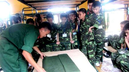 Gần 100 học sinh tham gia lớp “Học kỳ quân đội” tại Trung đoàn 50