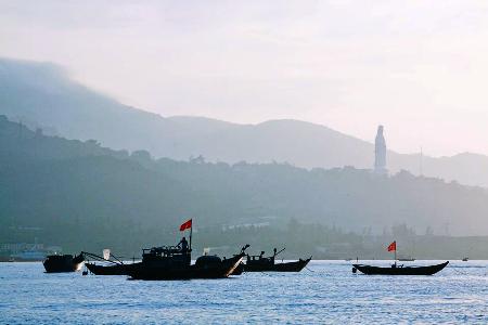 Thêm những cơ hội giúp ngư dân bám biển