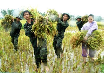 Quân đội ta trọn hiếu với dân