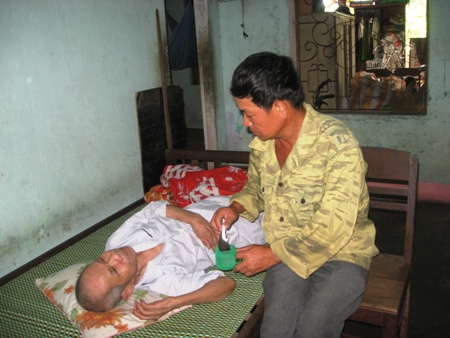 Một gia đình có hai nỗi đau