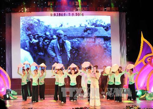 Chủ tịch Hồ Chí Minh: 