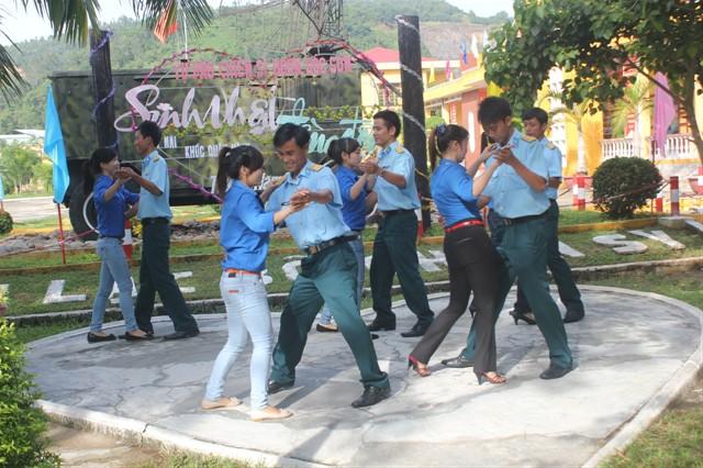 Hoạt động khiêu vũ, dân vũ ở Sư đoàn 375: Cán bộ tạo “sân chơi” bổ ích cho bộ đội