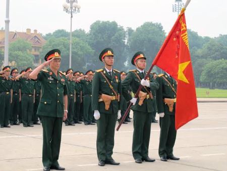 Trường Đại học Trần Quốc Tuấn báo công dâng Bác