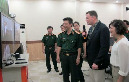 Tùy viên Y tế Đại sứ quán Hoa Kỳ thăm, xúc tiến hợp tác về y tế tại Bệnh viện Quân y 175