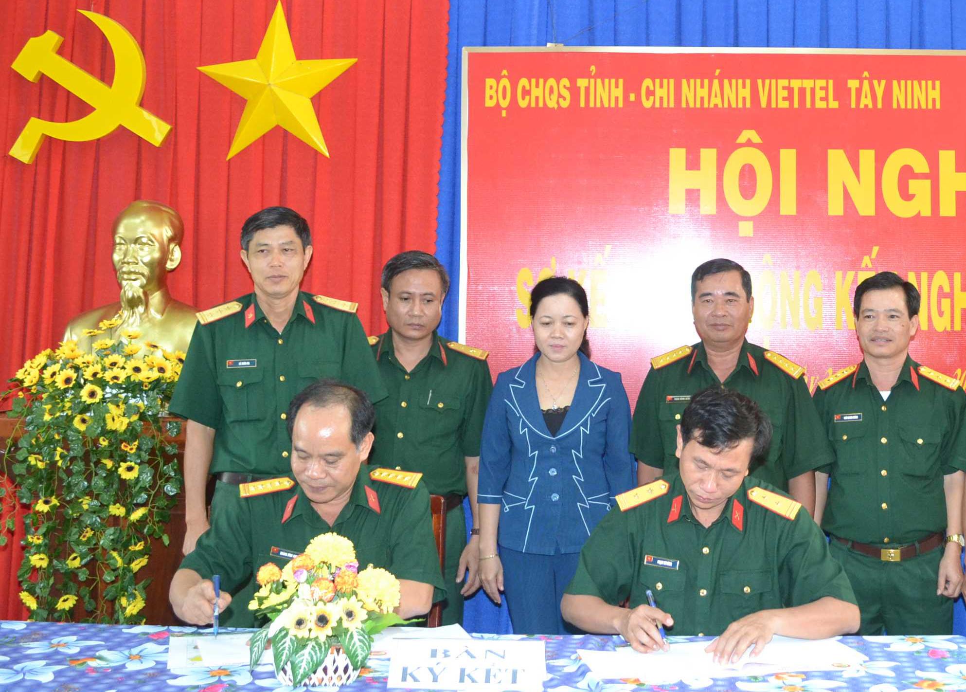 Gần 500 triệu đồng giúp đồng bào nghèo