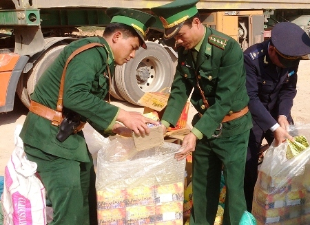 Bắt giữ 382kg pháo lậu vận chuyển qua biên giới