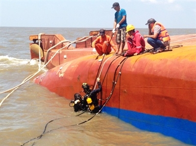 Vụ chìm tàu trên sông Soài Rạp: Tiếp tục tìm kiếm hai thuyền viên mất tích 