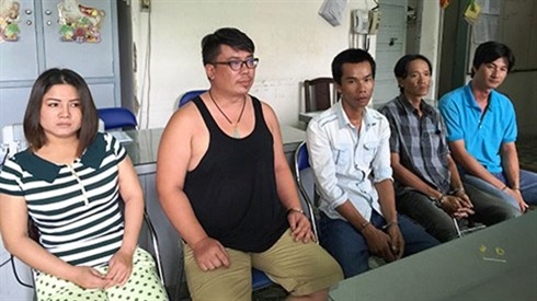 Thành phố Hồ Chí Minh: Bắt 5 đối tượng trong đường dây giả danh công an để lừa đảo 