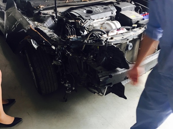 Hoang mang vì xe Camry bị tai nạn không nổ túi khí