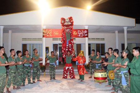 Bộ đội đảo Ngọc đón Xuân