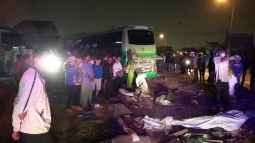 Bình Thuận: Hai xe khách đâm nhau, 19 người chết và bị thương 