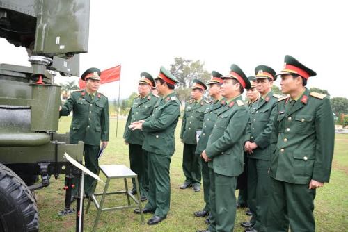 Tập trung huấn luyện khai khác, sử dụng hiệu quả vũ khí trang bị kỹ thuật