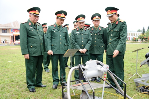 Các đơn vị sôi nổi ra quân huấn luyện năm 2015