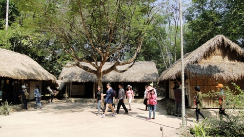 Lực hút từ du lịch truyền thống ở Thành phố mang tên Bác